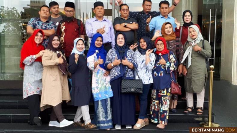 Rombongan P2TP2A Sawahlunto ketika berada di Medan. Humas