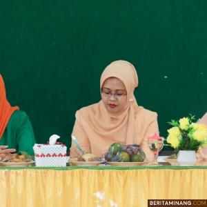 Para Ibu-Ibu PKK Kota Padang Panjang saat sosialisasi manfaat IVA Test. Foto Kominfo