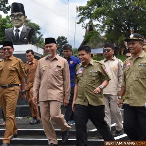 Mahyeldi pada acara Silaturahmi dan Bakti Sosial Anggota Tagana se-Sumatera Barat Di Tahura Bung Hatta, Padang