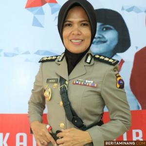 Nina Febri Linda, Polwan berpangkat Kombes asal  Sungai Sariak Pariaman. Foto Humas Polda Sumbar