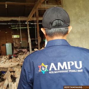 Relawan kemanusiaan saat bekerja di Pasbar. Foto: Ade MS
