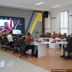 Penjabat (Pj) Wali Kota, Sonny Budaya Putra, A.P, M.Si paparkan sejumlah inovasi unggulan , Selasa (29/10/2024) di Command Center Badan Strategi Kebijakan Dalam Negeri (BSKDN) Kementerian Dalam Negeri. Foto-Foto: Kominfo Padang Panjang