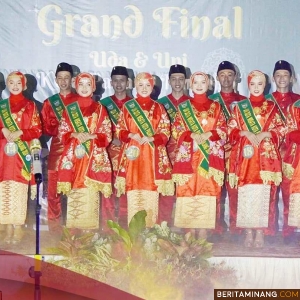 Suasana malam puncak Pemilihan Uda Uni Duta Wisata Kota Padang Panjang 2024 Sabtu (2/11/2024) malam di Gedung Serbaguna Sport Center. Foto: Kominfo Padang Panjang