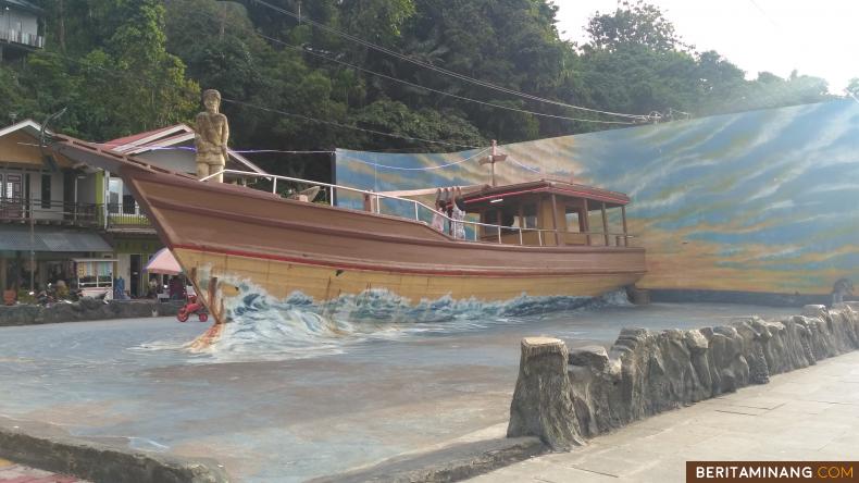 Monumen Kapal Muaro Padang