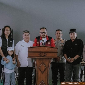 Suasana peresmian Lapangan mini soccer dan futsal Dbox Arena Padang Panjang, Rabu (4/12/2024). Foto: Kominfo Padang Panjang