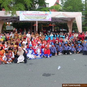 Pertama Di Payakumbuh,Pemko Apresiasi Siswa SLB Dalam Pawai Peringatan Hari Disabilitas 2024