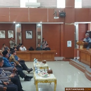  Wawako Bukittinggi Hadiri Bimtek Penyelesaian Sengketa Informasi