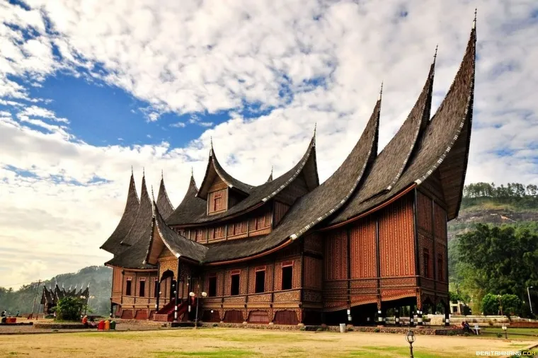 Istana Pagaruyung: Keindahan Arsitektur yang Mengagumkan