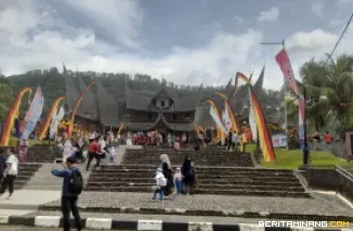 Istana Basa Pagaruyung, salah satu cagar budaya. Foto: Rokcalva