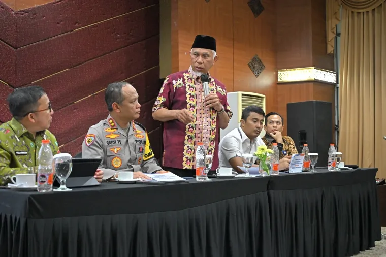 Suasana Rapat Koordinasi (Rakor) Kepala Daerah (KDH) dan Wakil KDH Terpilih se-Sumbar di Kantor Penghubung Pemprov Sumbar, Jakarta, Rabu (19/02/2025). Foto: Biro Adpim Sumbar