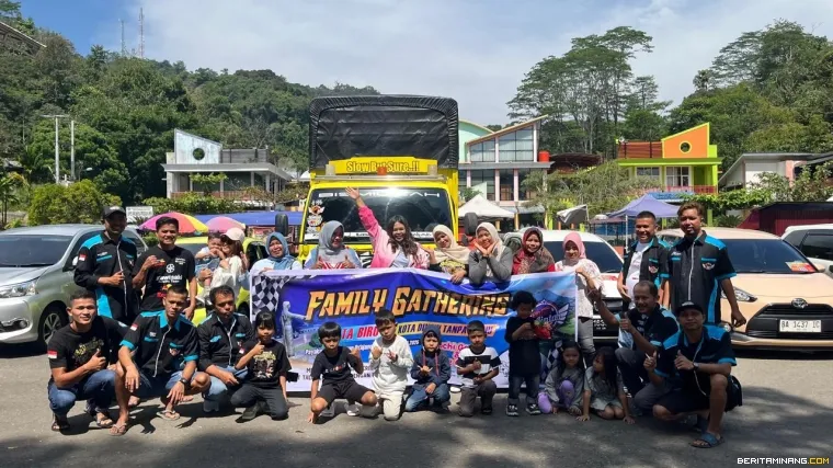 Poto Bersama PLC Kota Biru Sebelum Touring ke Alahan Panjang