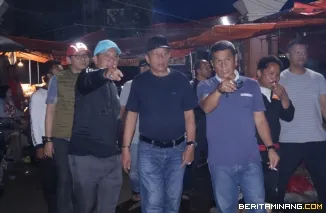pembersihan Pasar Tradisional Ibuh dalam rangka menyambut bulan suci Ramadhan 1446 Hijriyah,  Selasa (25/02/2025) malam.