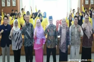 Wawako Bukittinggi membuka secara CareerHub UT di Aula Balaikota Bukittinggi, Sabtu(22/02) .  Foto : Dok Diskomknfobkt