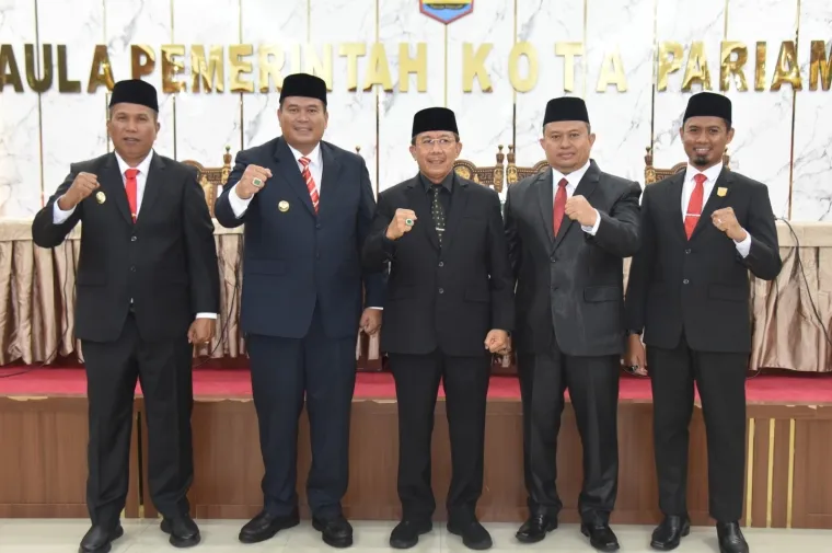 Suasana Prosesi serah terima jabatan (Sertijab) Walikota Pariaman berlangsung sukses dan lancar di Aula Balai Kota Pariaman, pada Senin sore (3/3/2025). Foto:Adpim Sumbar