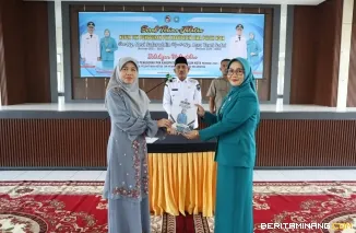 Sertijab Ketua TP PKK Kabupaten Lima Puluh Kota berlangsung di Aula Kantor Bupati Sarilamak, Rabu, (12/03/2025).