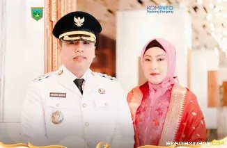Wali Kota Padang Panjang, Hendri Arnis dan istri.Foto: Kominfo Padang Panjang