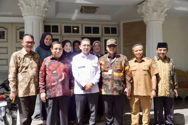 Hendri Arnis Serahkan Proposal Pengembangan PDIKM dan Rest Area ke Menteri Kebudayaan