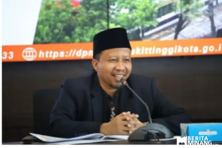 Ketua DPRD Kota Bukittinggi tampil sebagai Nara sumber pada seminar Legislatif yang digelar senat Mahasiswa FEBI UIN Syech M. Djamil Jambek di kampus tersebut, Sabtu, (16/05)  Foto : Dok beritaminang