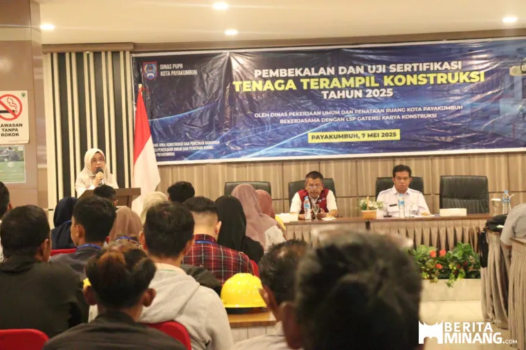 Uji Sertifikasi Tenaga Terampil Konstruksi,Ballroom Hotel Mangkuto Syariah Kota Payakumbuh. Rabu (07/05/2025).