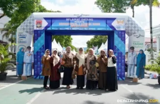 Ketua TP-PKK Kota Padang Panjang, Ny. Maria Feronika Hendri dan Staf Ahli TP-PKK, Ny. Sri Wahyuni Allex turut ambil bagian pada kegiatan Ladies Program Muskomwil I Apeksi, Selasa (29/4/2025) di Kota Bukittinggi. Foto: Kominfo Padang Panjang