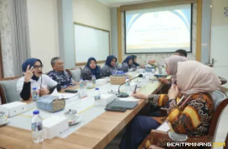 Ketua Tim Penggerak PKK Kota Payakumbuh, Ny. Eni Muis Zulmaeta, melakukan kunjungan kerja ke TP-PKK Kota Surabaya, Rabu (7/5/2025),