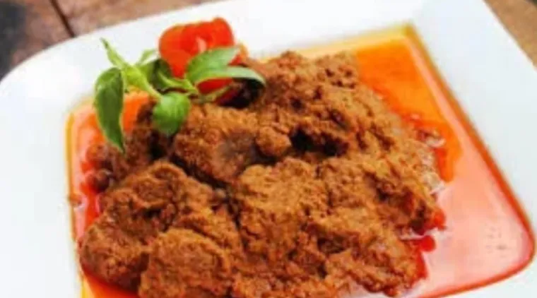Rendang yang siap dikonsumi. Foto: Bentengsumbarcom