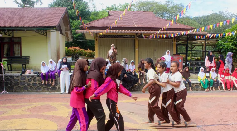 Suasana festival &quot;Main Kota: Tradisi dalam Beton&quot; ,Kamis (19/6/2025) di Pusat Dokumentasi dan Informasi Kebudayaan Minangkabau (PDIKM) Padang Panjang. Kominfo Padang Panjang