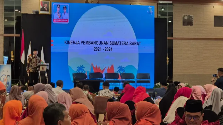 Gubernur Mahyeldi di Hotel Pangeran, Pekanbaru, Riau, Rabu (11/6/2025). Ia mempromosikan potensi daerah kepada para perantau Minang di Provinsi Riau melalui program &quot;Galeh Babelok&quot;. Foto: Adpim Sumbar