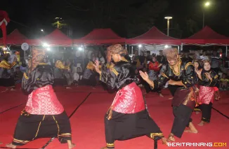 Pementasan kesenian Randai. Foto:Dok. VIOLA RAMADHANI