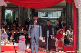 Gubernur Sumbar, Mahyeldi ketika memimpin Upacara Peringatan Hari Lahir Pancasila di Halaman Kantor Gubernur Sumbar, Senin (2/6/2025). Foto:Adpim Sumbar