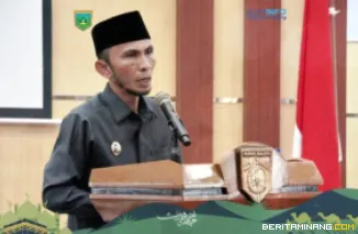 Wakil Wali Kota Padang Panjang, Allex Saputra ketika menyampaikan Nota Jawaban terhadap Pandangan Umum Fraksi-Fraksi DPRD terkait Ranperda Pertanggungjawaban Pelaksanaan APBD Tahun Anggaran 2024. Foto: Kominfo Padang Panjang