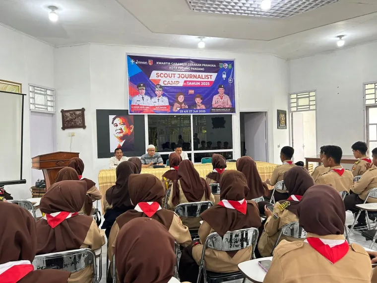 Suasana pembukaan Pelatihan Scout Journalist Camp 2025 di Gedung Youth Center Dinas Pemuda, Olahraga dan Pariwisata (Disporapar) Padang Panjang, Jumat (25/7/2025). Foto: Kominfo Padang Panjang