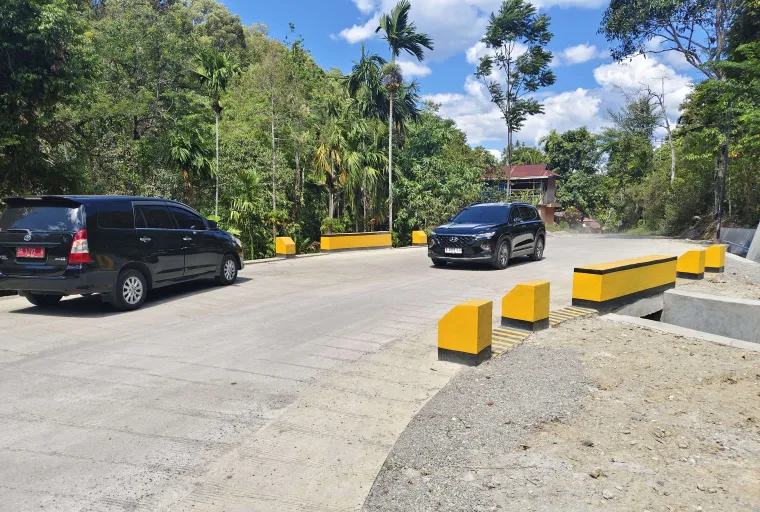 Jembatan yang sudah selesai dibangun yang menghubungkan Simpang Ganting Payo hingga batas Tanah Datar- Sumani (P.092), dan terlihat mulus.Foto: Adpim Sumbar