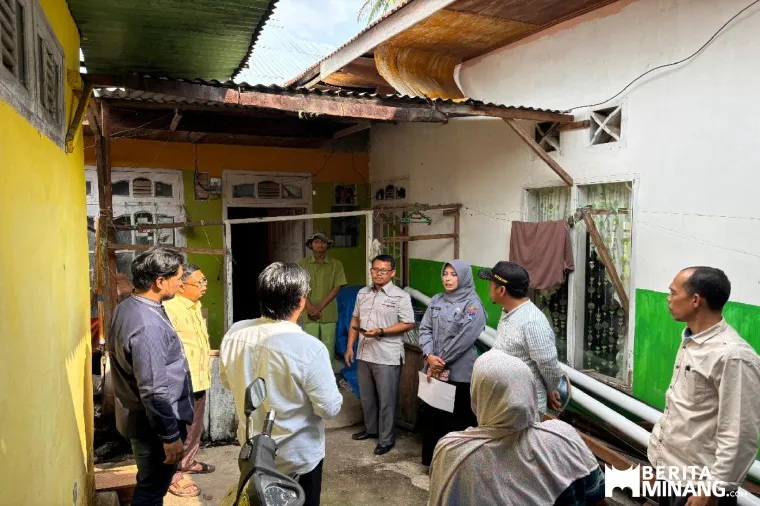 Ketua DPRD Payakumbuh Tinjau Penyaluran Bantuan Rumah Tidak Layak Huni dari Baznas