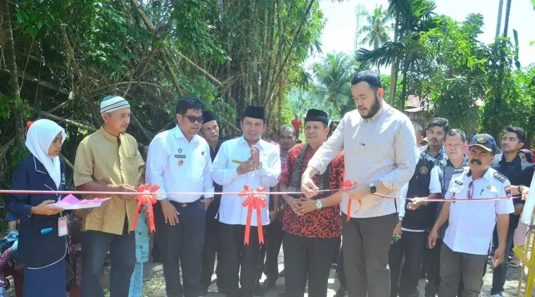 Wali Kota Padang, Fadly Amran dalam sebuah kegiatan di kawasan Pasa Lalang, Kelurahan Kuranji, Kecamatan Kuranji. Foto: Prokopim Padang