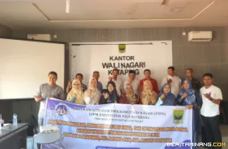 Dekan FBS UNP buka kegiatan Pengabdian Integrasi Nagari Program Studi Sastra Indonesia di Nagari Katapiang, Kecamatan Batang Anai, Kabupaten Padang Pariaman pada Jumat (18/7).