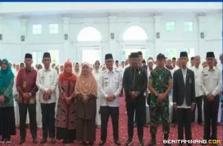 Pemko Bukittinggi lakukan penyambutan secara resmi jemaah haji Kota Bukittinggi tahun 2025 yang telah pulang dengan selamat, di pandemi rumah dinas Wako, Rabu, (23/07)  Foto : Dok Diskominfobkt