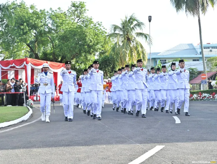 Paskibraka yang bertugas di Istana Gubernur Sumbar.