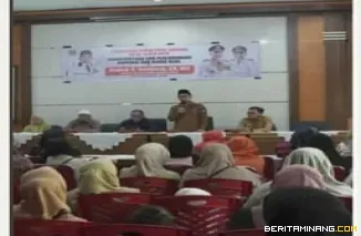 Wakil Walikota Bukittinggi bersama anggota DPRD Bukittinggi dsn DPRD Provinsi Sumbar mensosialisasikan Perdana Propinsi Sumbar no. 16 tahun 2019 tentang pemberdayaan dan perlindungan Koperasi dan UMKM di kantor Camat Guguak Panjang, Senin, (25/08)
