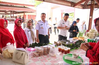 Lomba Pengelolaan Pangan Beragam, Bergizi, Seimbang, dan Aman (B2SA) serta Bazar Pasar Murah di Pasar Rakyat Padang Kaduduak, Rabu (13/8/2025).