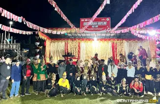 Suasana kegiatan seni dan budaya di halaman Balai Desa Kubu Gadang, Padang Panjang, Ahad (24/8/2025) malam. Foto: Kominfo Padang Panjang