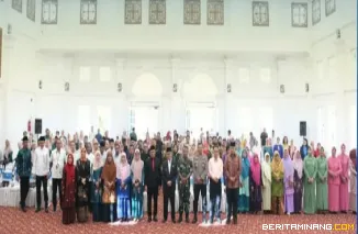 Empat organisasi besar di lingkungan pemko Bukittinggi dikukuhkan sekaligus oleh Wako Ramlan Nurmatias di Balairung Rumah Dinas Wako, jumat(15/08).  Foto : Dokberitaminang