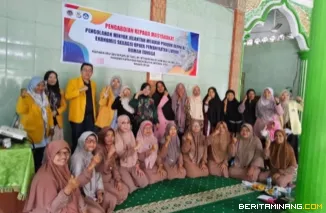 Tim PKM Jurusan Kimia FMIPA UNP dengan ibu-ibu majelis taklim Korong Olo Bangau Nagari Ketapiang, Kecamatan Batang Anai Kab. Padang Pariaman. Foto: Tim PKM Kimia
