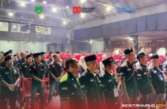 Ratusan pedagang bakso KPBN Koordinator Daerah (Korda) Sumatera Barat berkumpul dalam kegiatan Ngopi Santai di Gedung Auditorium Bustanul Arifin, Institut Seni Indonesia (ISI) Padang Panjang, Ahad (24/8/2025). Foto: Kominfo Padang Panjang