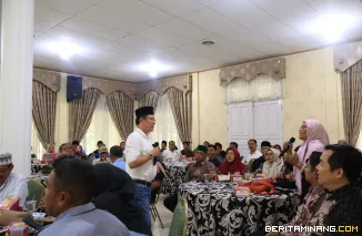 Wali Kota Payakumbuh menggelar audiensi bersama Dewan Pimpinan Daerah Lembaga Pemberdayaan Masyarakat (DPD LPM) se-Kota Payakumbuh di Pendopo Rumah Dinas Wali Kota Payakumbuh ,Kamis (21/08/2025).