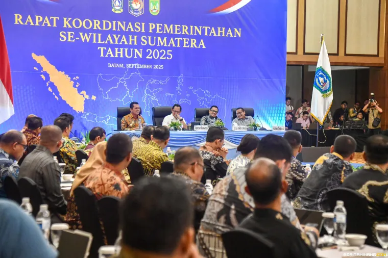 Rakor Kepala Daerah se Sumatera di Batam.