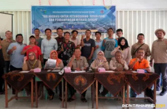 Tim LPPM UNP diketuai Dr. Widya Prarikeslan, M.Si foto bersama di Nagari Koto Delapan Pelangai, Kecamatan Ranah Pesisir, Kabupaten Pesisir Selatan. Foto: Tim LPPM UNP