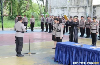Prosesi serah terima jabatan (sertijab) Kasat Lantas yang berlangsung dengan penuh khidmat yang di pimpin lansung dipimpin langsung oleh Kapolres Pasaman Barat AKBP Agung Triwanto, Sabtu (13/9/2025). Foto : H
