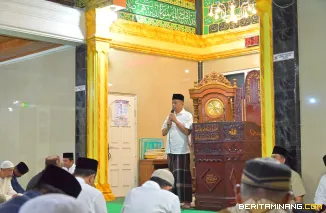 pelaksanaan salat subuh berjamaah di Masjid Nurul Falah, Kelurahan Pakan Sinayan, Selasa (09/09/2025).