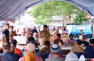 Pemko Payakumbuh Salurkan Bantuan Tunai Bagi Pedagang Korban Kebakaran Pasar Blok Barat